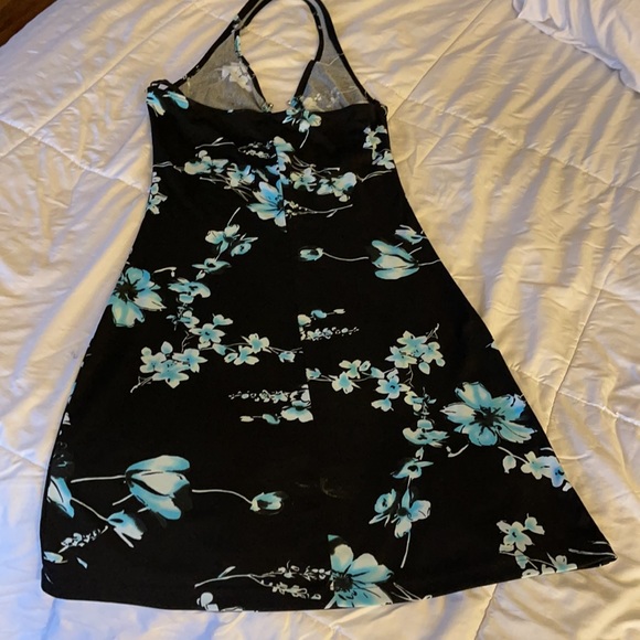 Dress - Picture 2 of 4